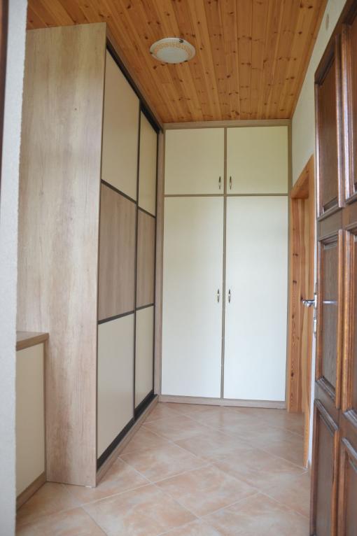 Botník s vestavěnou skříní | Plzeň – Šťáhlavy Botník s vestavěnou skříní | Plzeň – Šťáhlavy