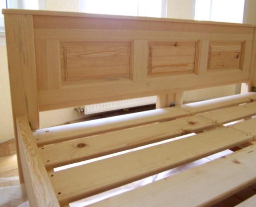 Designová dřevěná postel | Rokycany