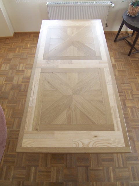 Jídelní stůl Jídelní stůl