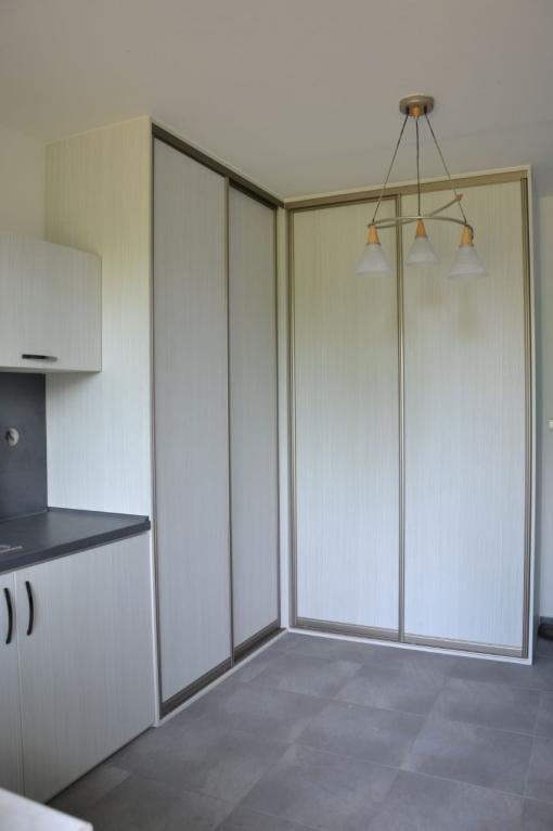 Kuchyňský kout s úložným prostorem Kuchyňský kout s úložným prostorem