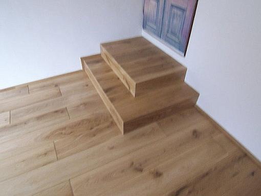 Podlaha dřevěná / schody